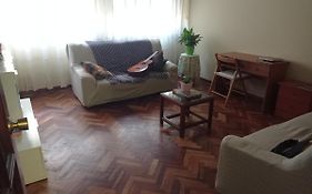 Piso al lado de estación intermodal